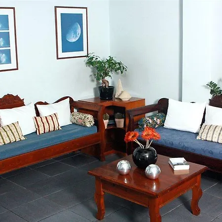 Kalma Hotell Mesaria